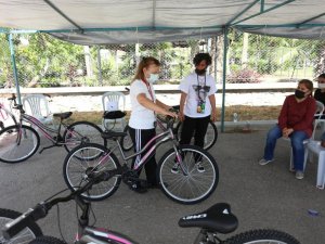 Kepezli kadınlar bisiklet sürmeyi öğreniyor