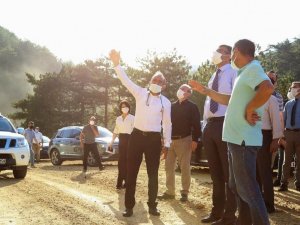 Vali Çelik, Hisarcık’ta yol çalışmalarını inceledi