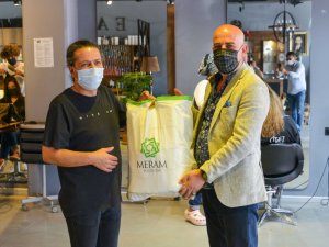 Meram’da berber ve kuaförlere hijyen seti dağıtıldı