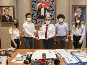 Başkan Işık: "Bilinçli gençler yetiştirmeliyiz"