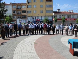 Emet Kaymakamlığından okullara 2 bin adet kitap desteği