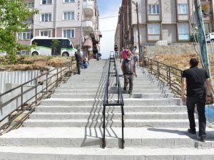 Aydoğdu Mahallesi bağlantı merdivenleri yenilendi