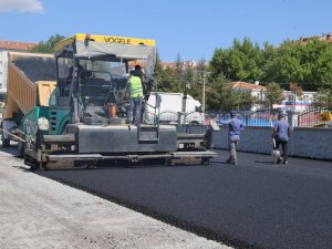 Niğde Belediyesi Yeni Köy Garajında asfalt serimine başladı
