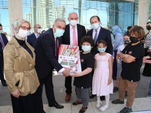 Azerbaycanlı şehit ve gazi ailelerinin çocukları için ‘Hediye Karavanı’ başkentten uğurlandı