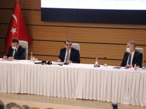 Bakan Dönmez: “Belediye başkanları doğal gaz çalışmalarına destek vermeli”