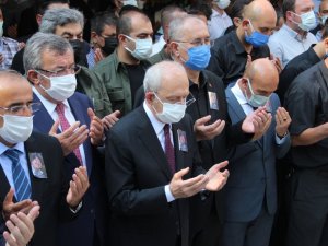 Vekil Sertel’in gazeteci eşi son yolculuğuna uğurlandı