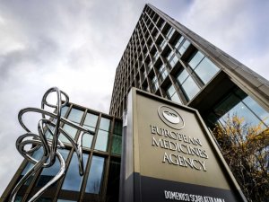 EMA’dan Pfizer/BioNTech aşısının 12-15 yaş arasında kullanımına onay