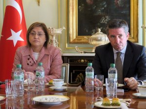 Fatma Şahin: “Dünya küresel bir sorunla karşı karşıya”