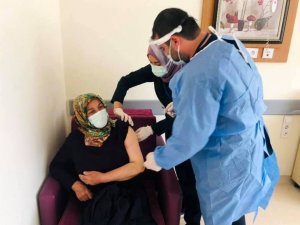 Refahiye ve Tercan’da Biontech aşısı uygulanmaya başlandı