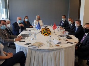 Dışişleri Bakan Yardımcısı Önal, Yunan Bakan Yardımcısı Fragoyannis ile görüştü
