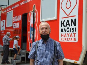 ’Covid-19 tedavisi gören ve aşı olanlar da kan bağışında bulunabilir’