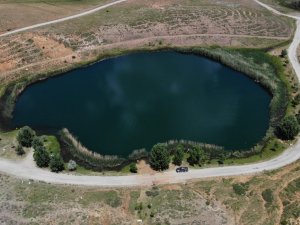 Torosların nazar boncuğu Dipsiz Göl, buz gibi suyu ve mavi rengiyle ziyaretçilerini bekliyor