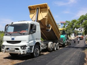Erdemli’de asfalt çalışmaları hız kesmeden sürüyor