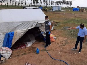 Tarım işçilerinin barınakları dezenfekte edildi