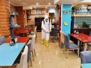 Yeniden başlayan normalleşmeyle esnafa hijyen desteği