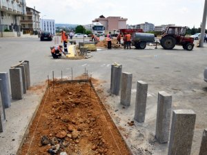 Emek Mahallesinde kaldırım çalışması