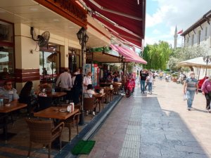 Esnafın ortak temennisi bir daha kapanmamak