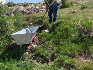 Yaban hayvanları için doğaya su tekneleri bırakıldı