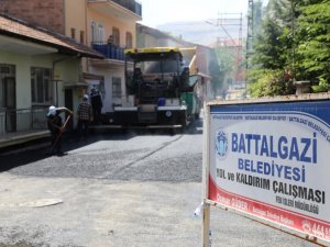 Battalgazi’de asfaltsız yol kalmıyor