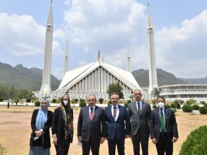 TBMM Başkanı Şentop’tan Faysal Camisi’ne ziyaret