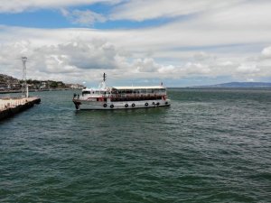 Belediye başkanları denize açılıp kirliliği inceledi
