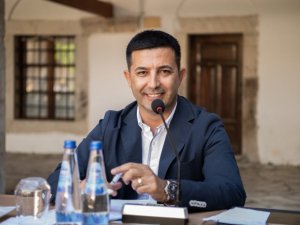 Kuşadası’nda evcil hayvan satışı yasaklandı