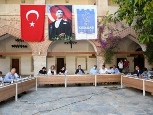 Kuşadası Belediyesi’nden esnafa üçüncü destek paketi geldi