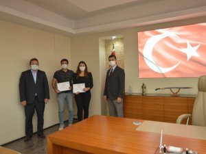 Sigarayı bırakarak başarı belgesi aldılar