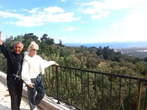 Ajda Pekkan çiftlik kurmak için Kazdağları’nda arazileri gezdi