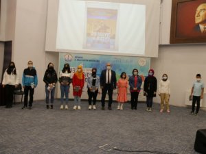 Kütahya’da başarılı öğrenciler ödüllendirildi