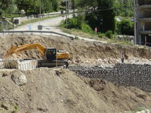 Karaman Başyayla’da dik ve virajlı yollar genişletiliyor