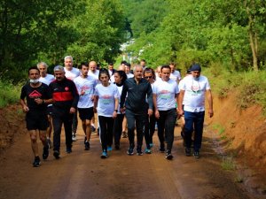 Önce yürüyüş yaptılar, sonra didik didik temizlediler