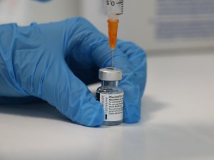 Covid-19 aşılama programı tüm hızıyla devam ediyor