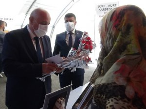 Diyarbakır’da evlat nöbetindeki ailelere anlamlı ziyaret