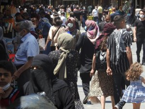 Normalleşme sonrası Gaziantep’te çarşı yoğunluğu arttı