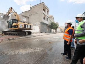 Adana’da tarihi yıkım başladı