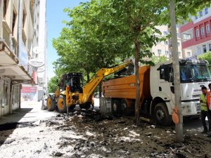 Zübeyde Hanım Caddesi’nde yenileme çalışması