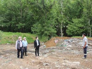 Hisarcık’ta yol kenarındaki kirlilik ortadan kaldırıldı