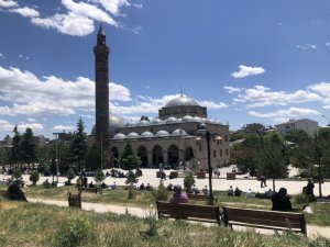 Kars’ta camilerde yağmur duası edildi