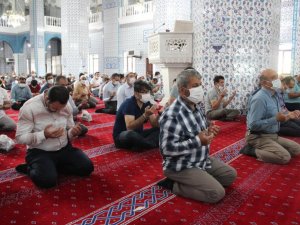 Iğdır’da camilerde yağmur duası yapıldı