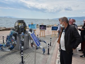 Bursa’da ilginç çevre eylemi...Denizden çıkardıklarıyla ahtapot yaptılar