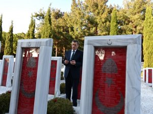 Milli Eğitim Bakanı Selçuk, Çanakkale Şehitler Abidesi’ni ziyaret etti