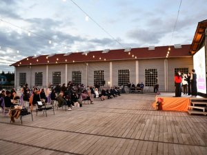 24. Uçan Süpürge Uluslararası Kadın Filmleri Festivali Ödül Töreni, sanatçı ve sanatseverleri buluşturdu