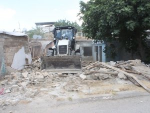 Metruk evler huzur ve güven için yıkılıyor