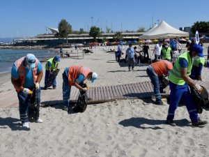 Kuşadası Kıyılarında Çevreci Temizlik