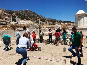 Minikler arkeoloji öğreniyor