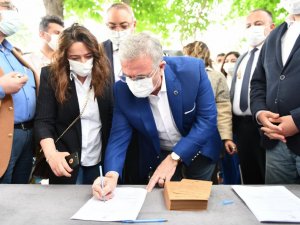 Ata tohumları toprakla buluştu