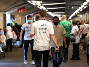 İngiltere’de son 24 saatte 5 bin 765 vaka