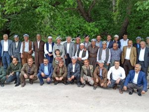 Başkan Özbek, sınırda devlet erkânını aradı