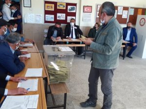 Seçim yapılan Güney beldesinde oy sayma işlemi başladı